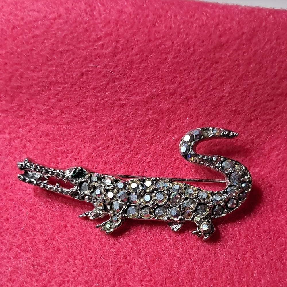 Sparkling Crocodile Brooch